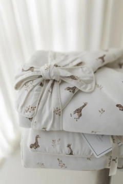 2w1 bambusowy rożek/kołderka GIRAFFES