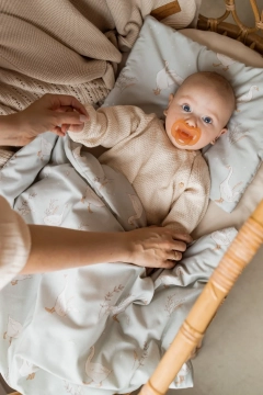 Pościel dla niemowlaka z wypełnieniem Happy Goose Olive